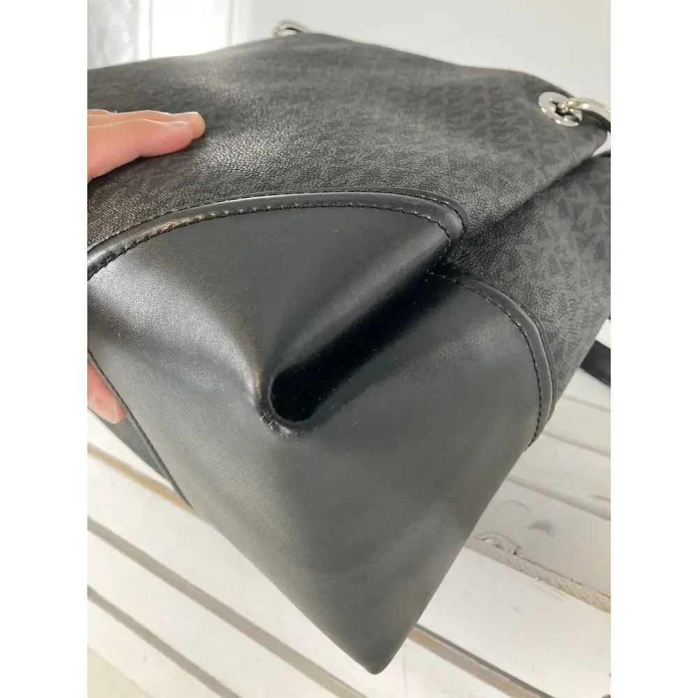 MICHAEL KORS, LARGE BLACK SIGNATURE LEATHER SHOULDER BAG